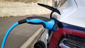 Carros elétricos Fonte: Canva Pro