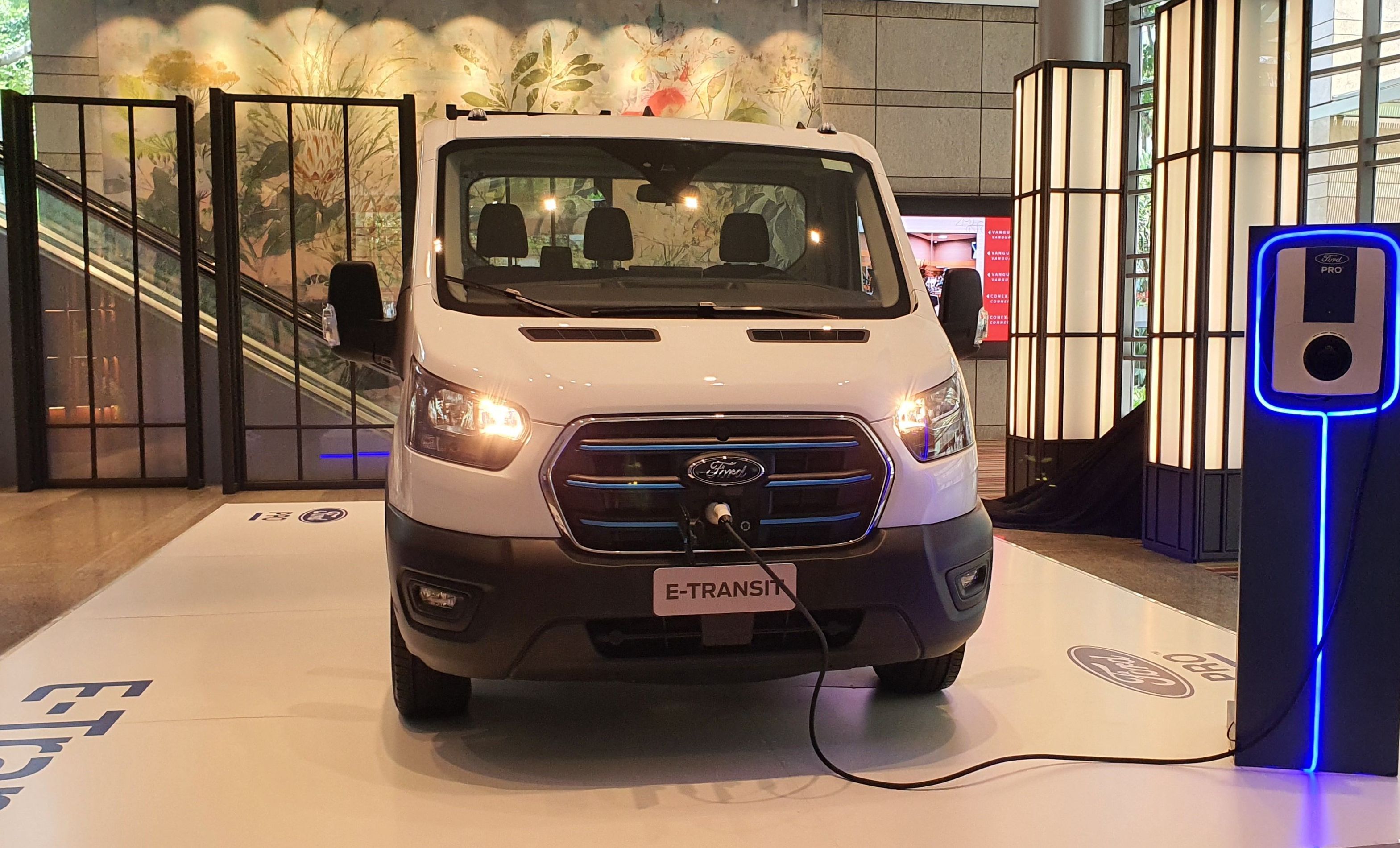 Ford E-Transit Chassi aposta em inovação ao preço de R$ 542 mil
