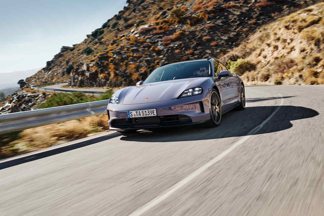 Elétrico Porsche Taycan evolui em desempenho e esportividade