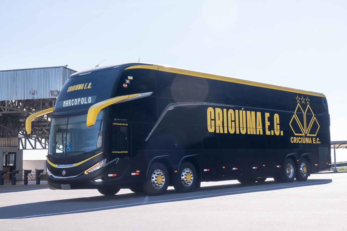 Time do Criciúma recebe ônibus da Scania e Marcopolo
