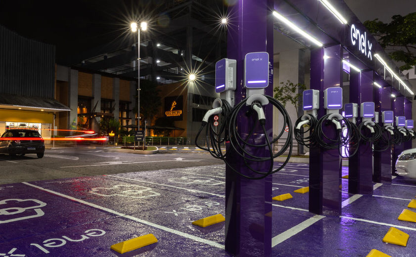 Enel X inaugura eletroposto de 195 kW em São Paulo