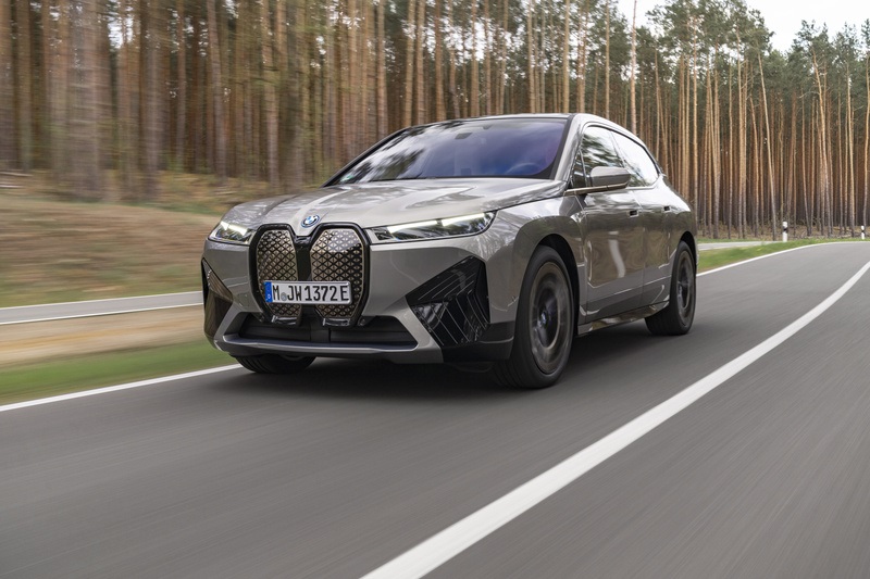 BMW comemora venda de 1 milhão de carros elétricos no mundo