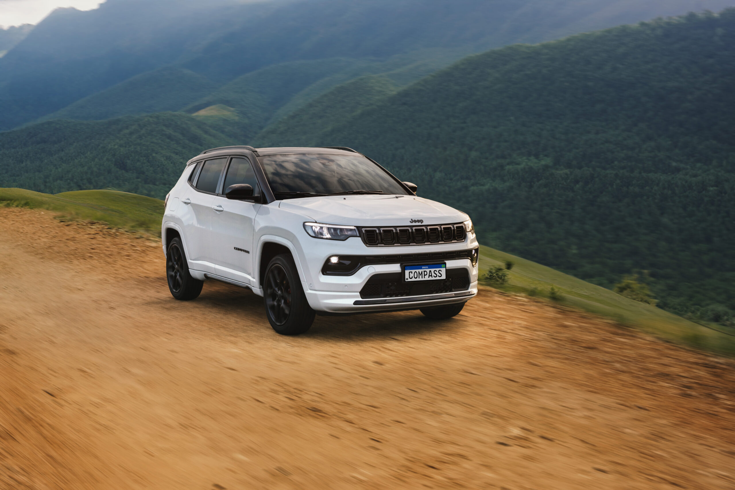 Precavida, Jeep mexe no Compass, time que está vencendo