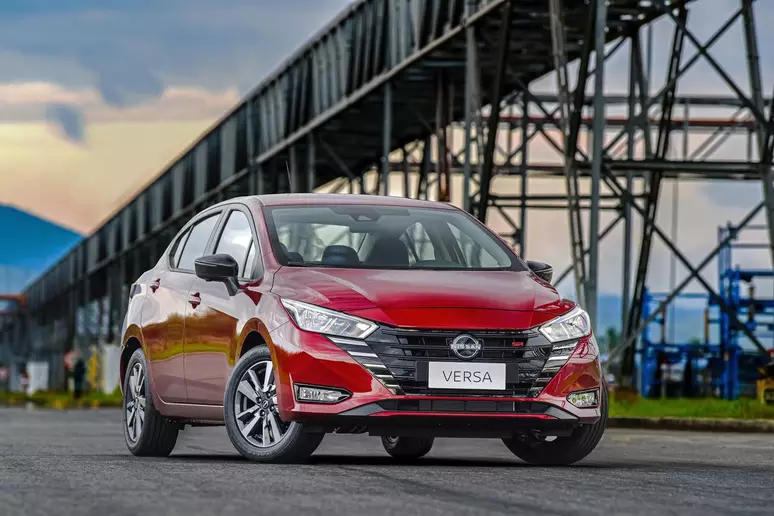 Nissan Versa ganha versões esportivada e PcD com preços atraentes