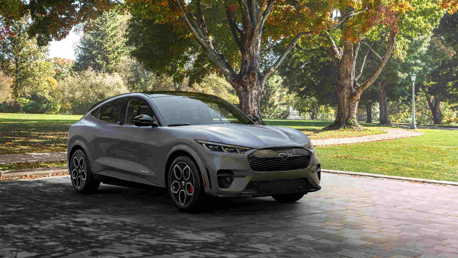 Marcas de carros no exterior desaceleram planos para veículos elétricos