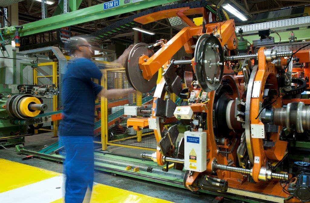 Trabalhadores se unem à Anip a favor de imposto de importação maior