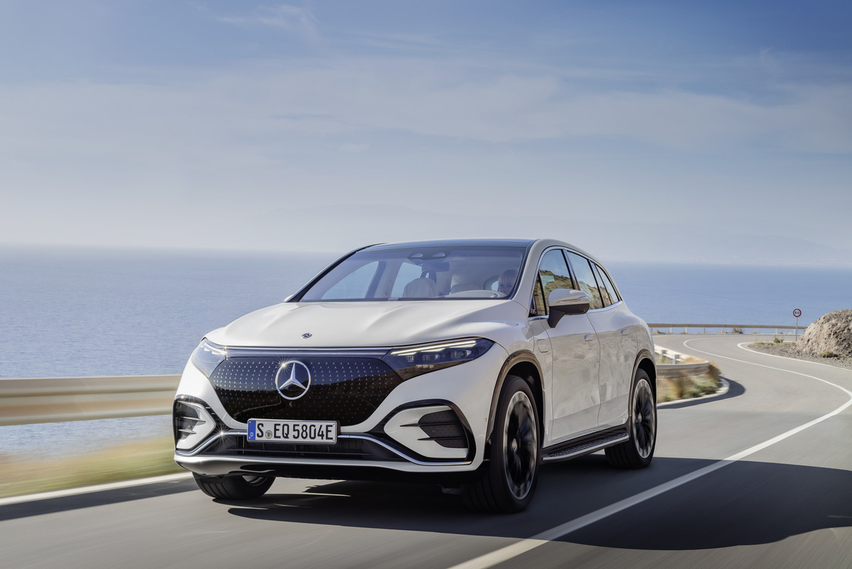 Mercedes-Benz dobra rede de concessionárias de elétricos