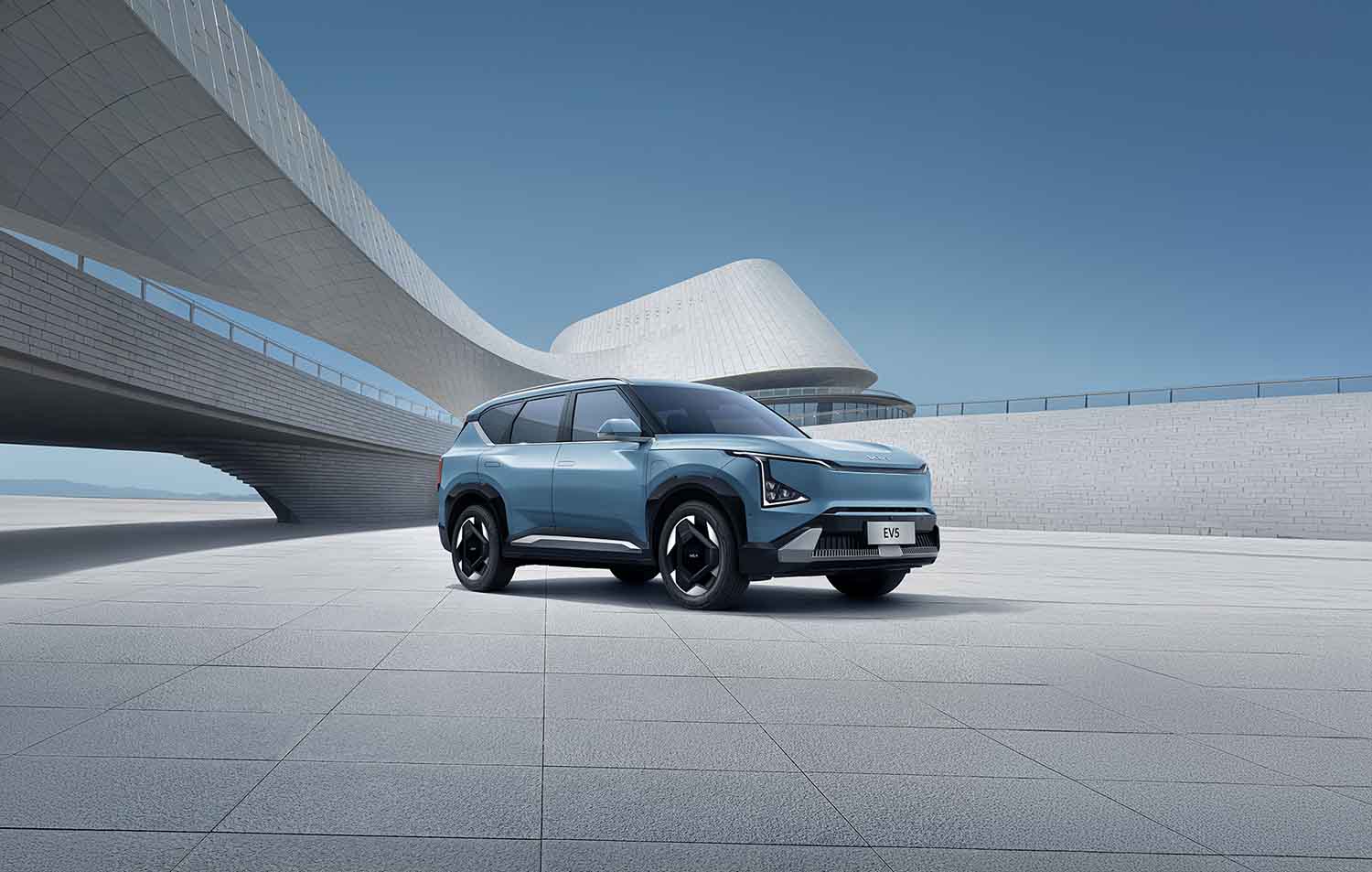 Kia entra na era do 100% elétrico no Brasil com SUV médio EV5