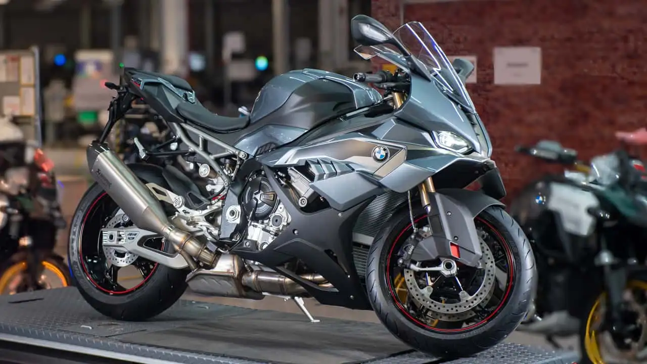 Nova BMW S 1000 RR 2025 é fabricada no Brasil – veja o que sabemos sobre a esportiva