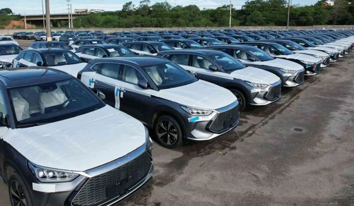 BYD reduz produção na China mesmo com vendas recordes