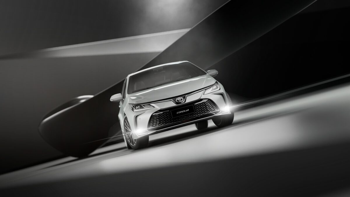 Toyota diz que carros elétricos poluem três vezes mais que híbridos