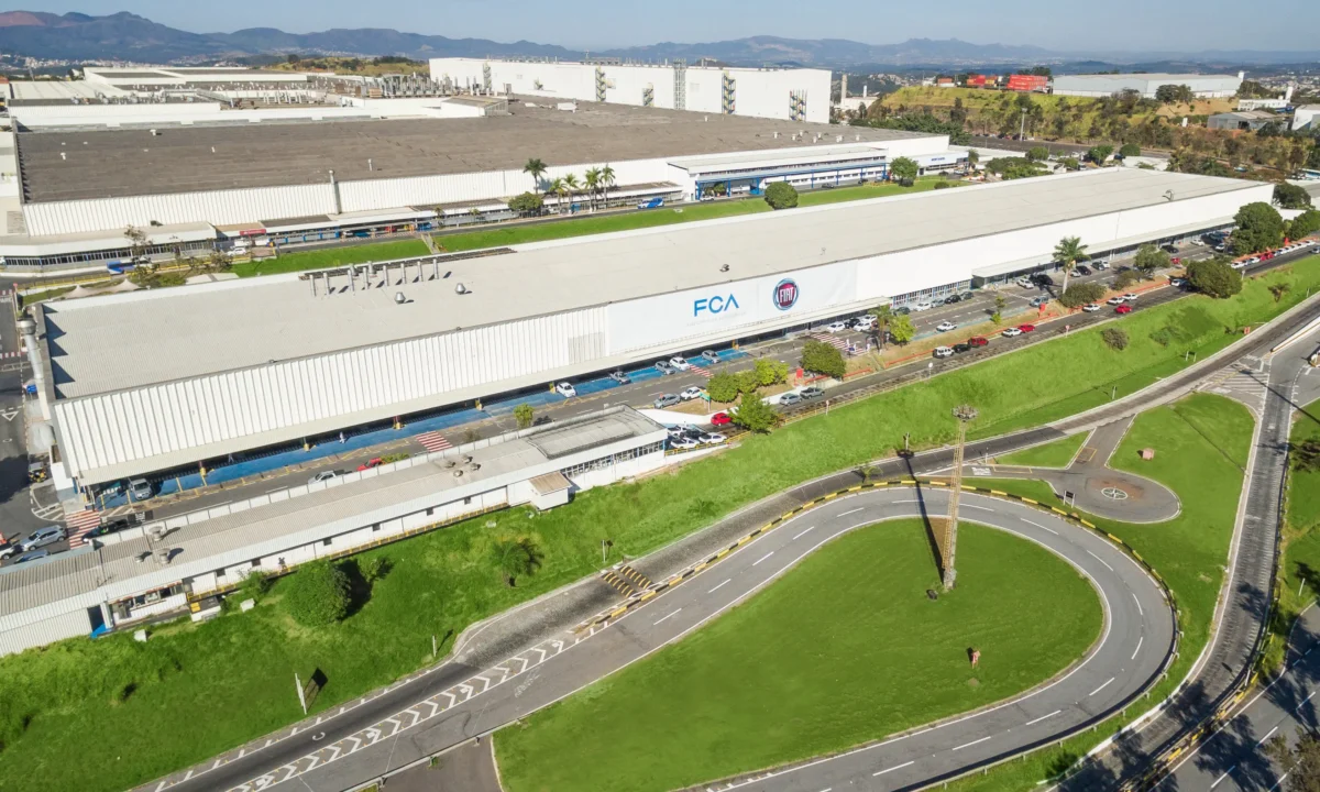 Fábrica da Fiat Strada em Minas Gerais celebra 18 milhões de carros produzidos