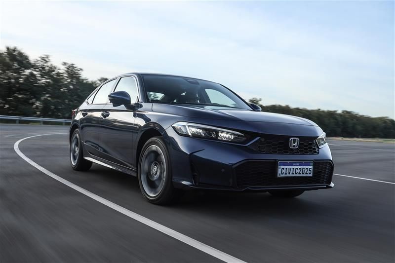 Honda Civic 2025 chega ao Brasil com novo visual e apenas duas cores