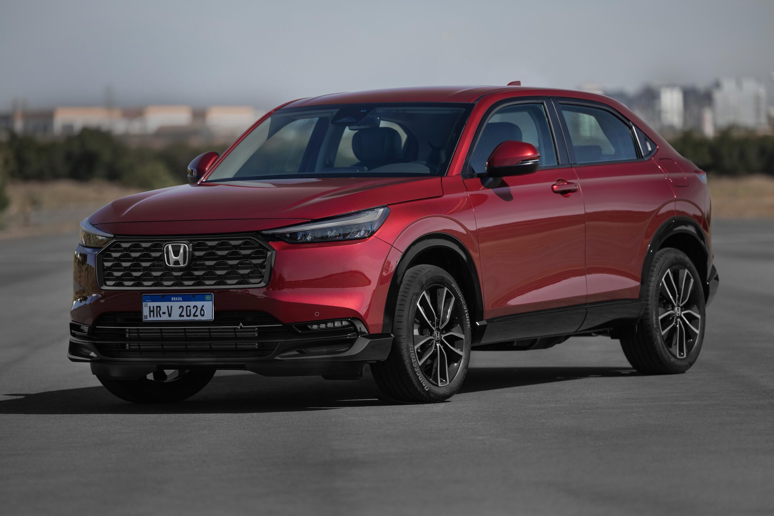 Em forte ascensão nas vendas, HR-V muda pouco na linha 2026