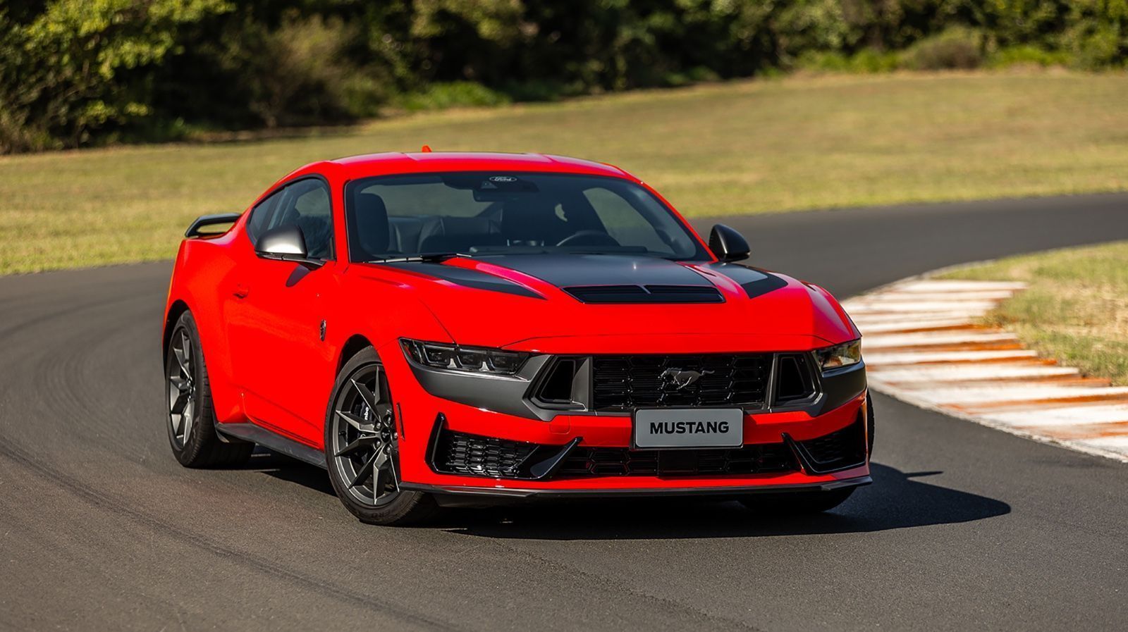 Ford Mustang Dark Horse vem ao Brasil com versão ainda mais potente