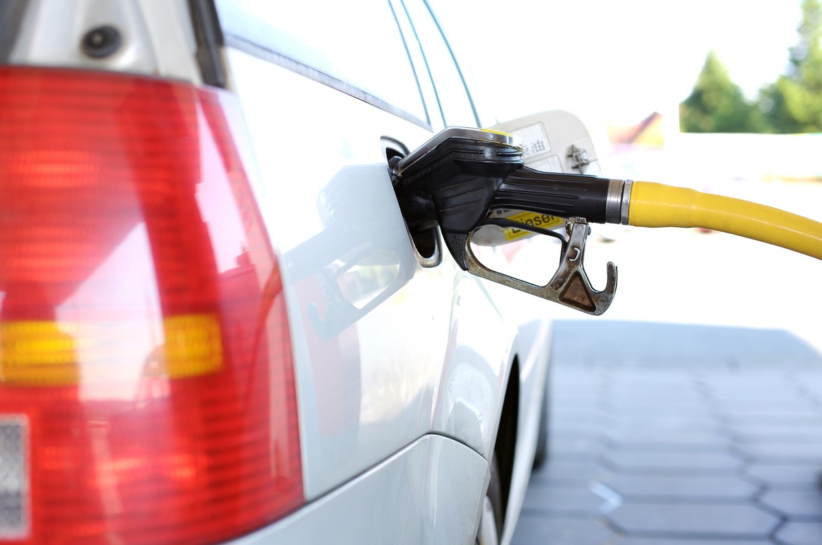 Não bebem quase nada: confira o consumo de combustível dos carros mais baratos de 2025