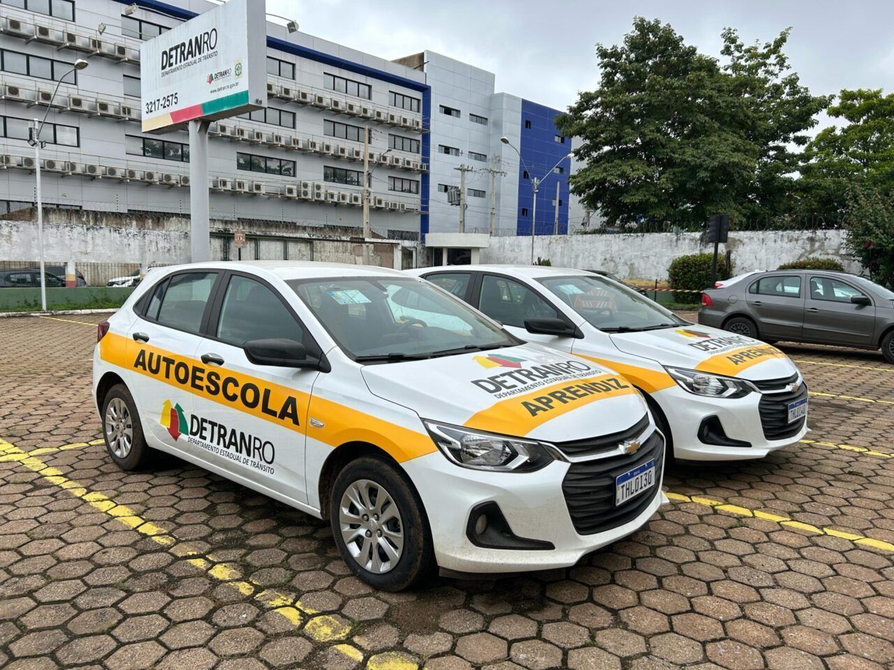 “Já tem aluno cancelando autoescola sem nada de concreto”, diz Feneauto