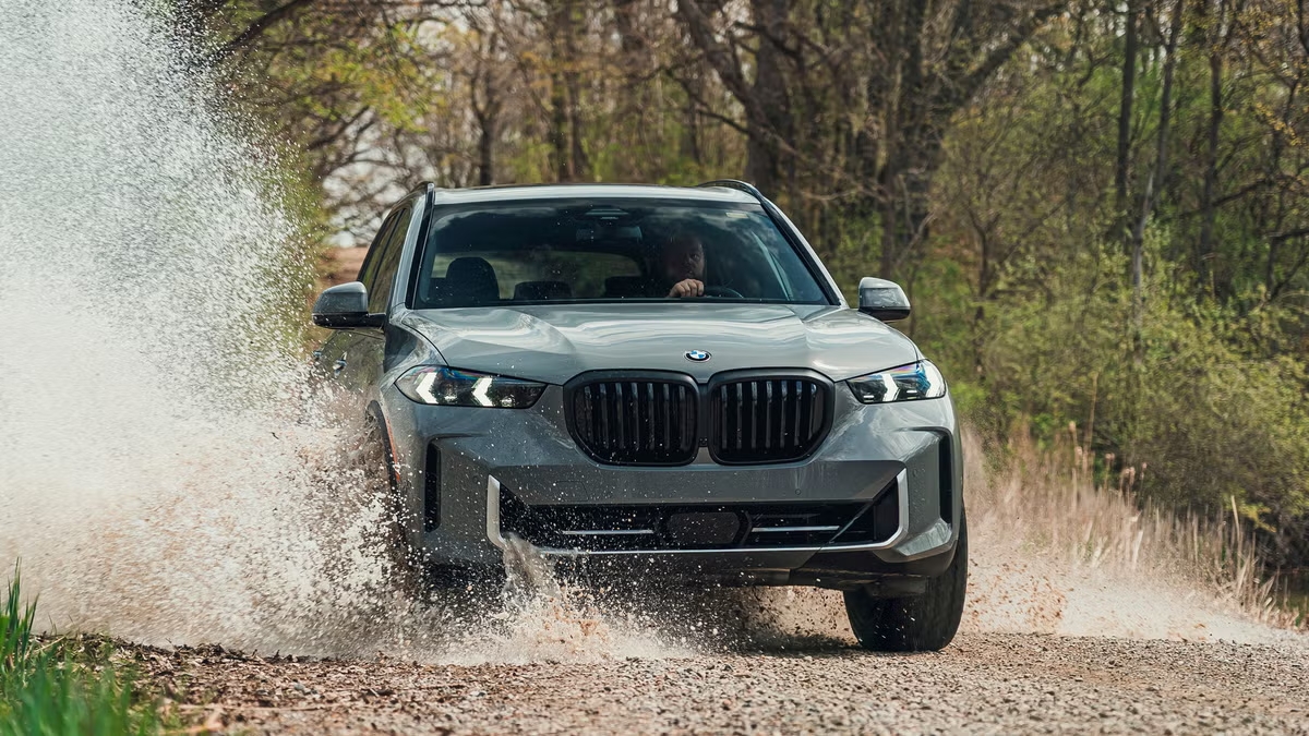 Rumor: BMW estaria desenvolvendo um rival do Mercedes-Benz Classe G