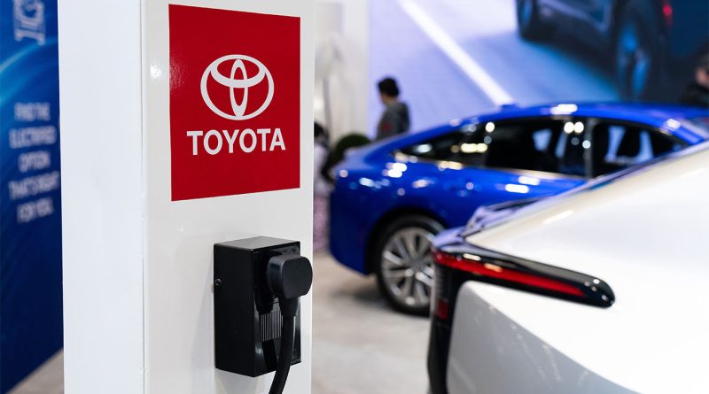 Adeus carros elétricos? Toyota aposta no motor a combustão para criar modelos mais potentes e versáteis