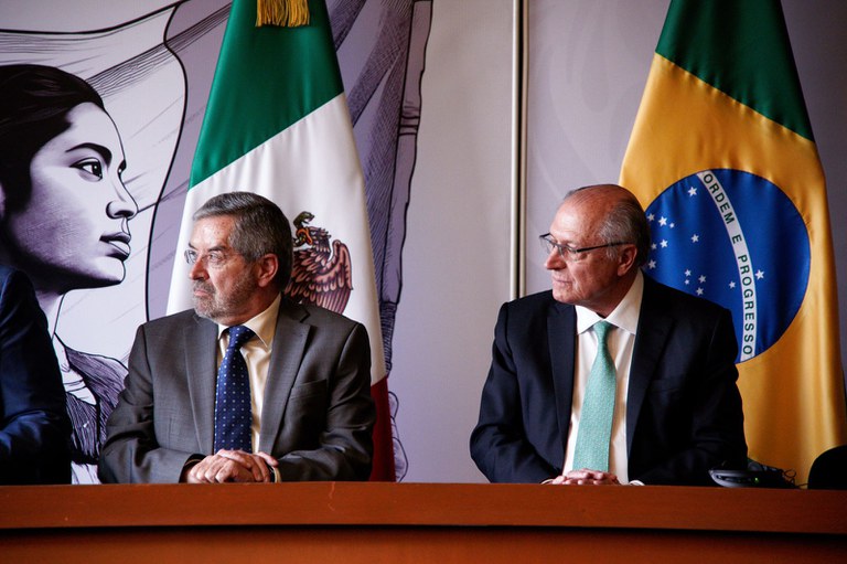 Brasil fecha acordo de parceria em biocombustível com o México