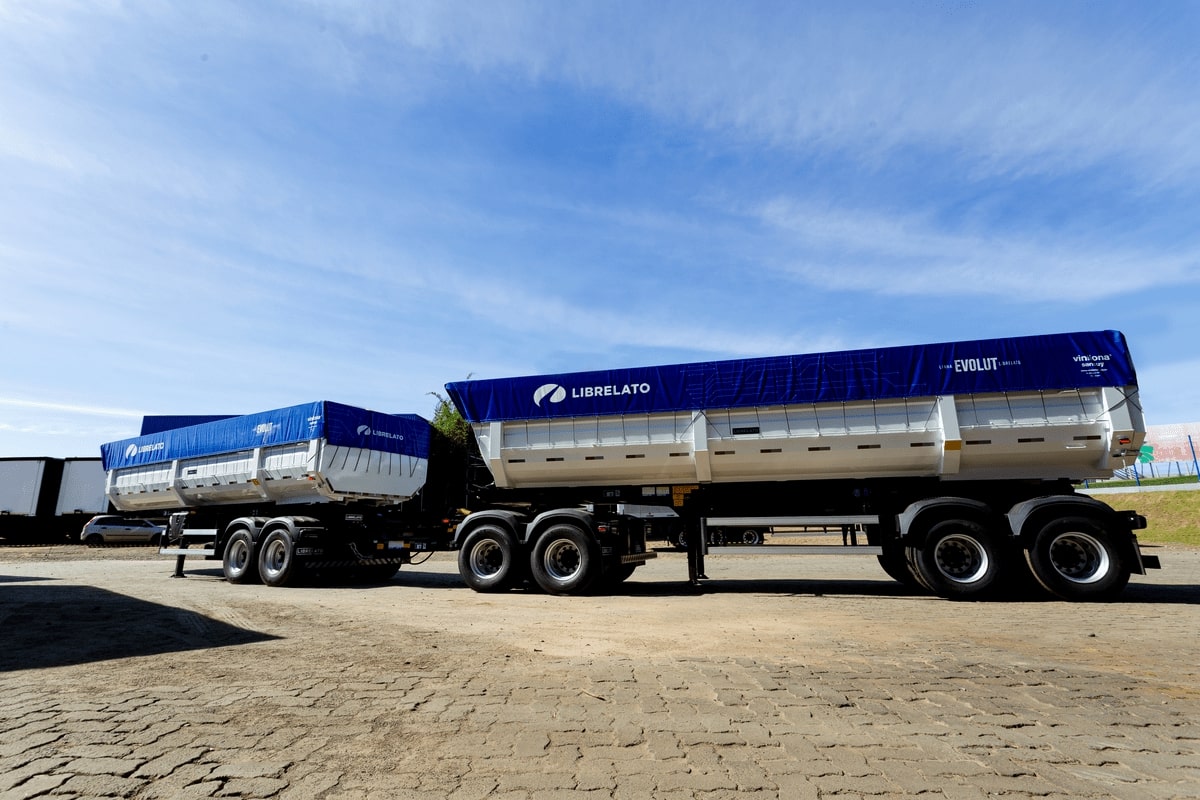 Entregas de implementos rodoviários seguem em movimentos opostos
