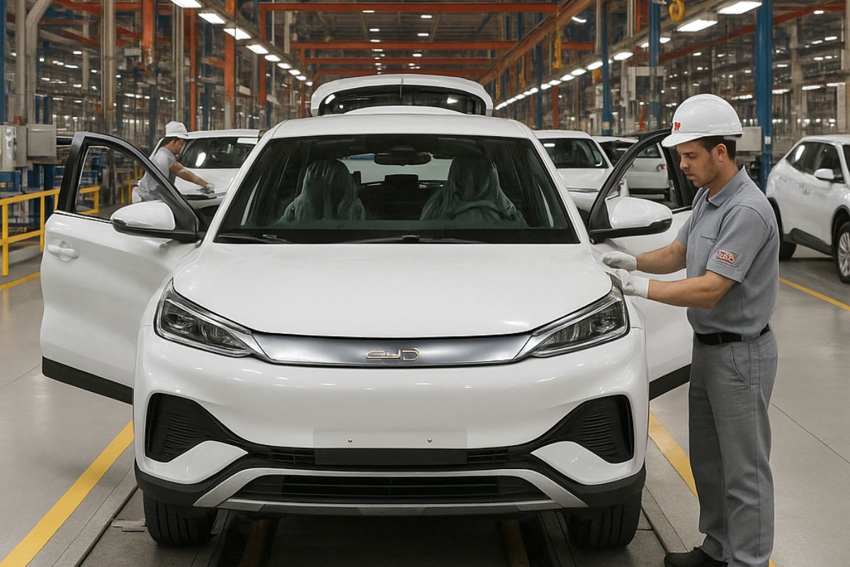 BYD lidera mercado de carros elétricos no Brasil com 76% de participação nas vendas