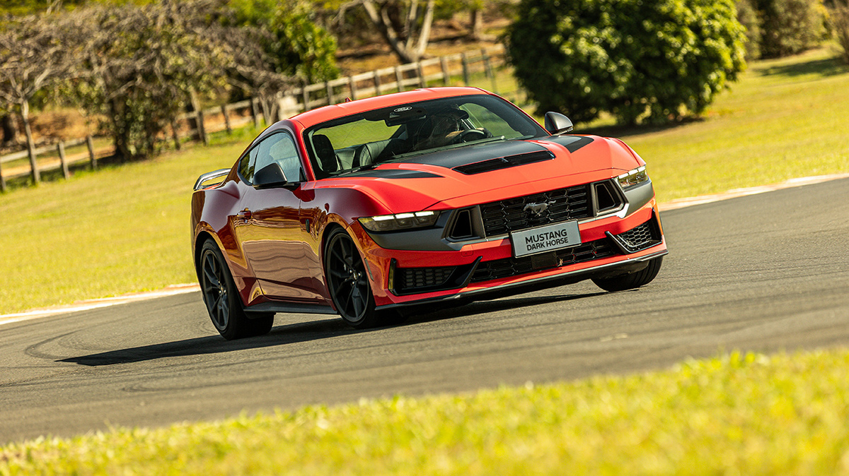 Ford Mustang Dark Horse começa a ser vendido no País