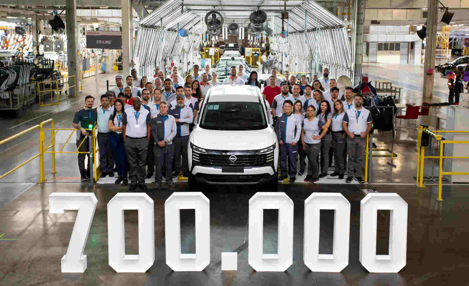 Estratégico? Novo Nissan Kicks Sense é o carro número 700 mil produzido no em Resende