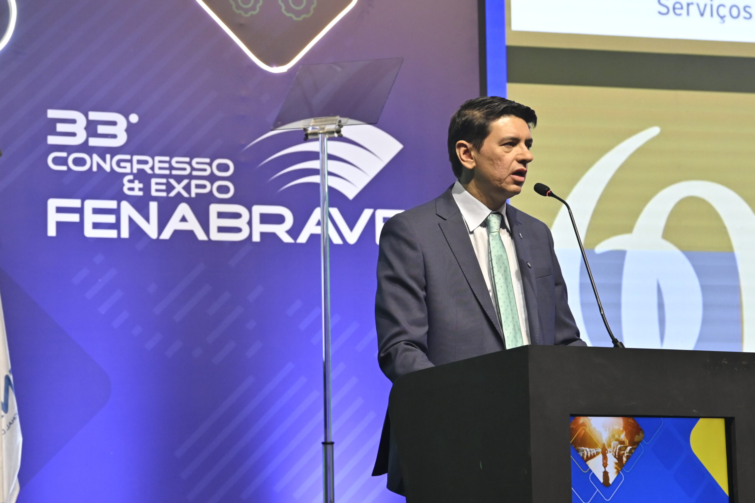 Com chineses, recorde de 8.225 concessionárias no País