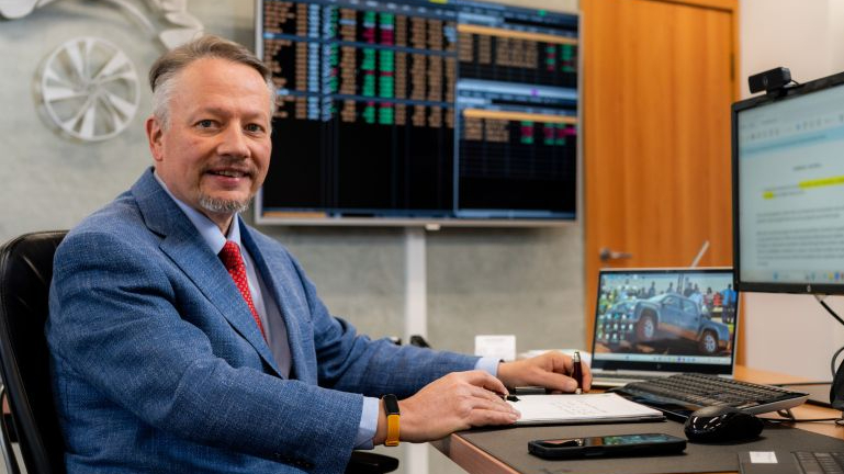 Nova Amarock terá versão híbrida, confirma chairman da VW