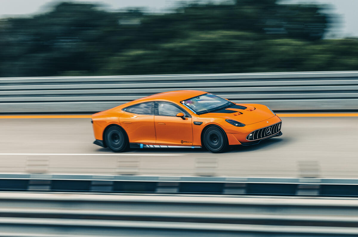 Mercedes-AMG GT XX quebra recorde de distância