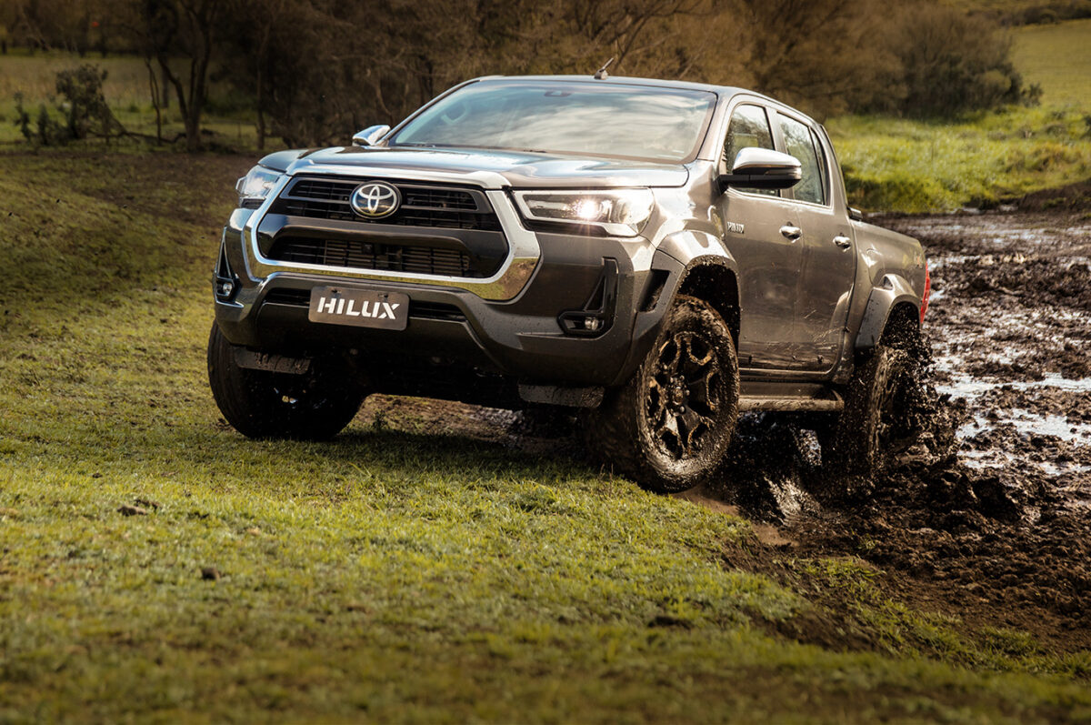 Toyota Hilux SR tem desconto de R$ 55 mil para CNPJ em agosto, saiba como aproveitar