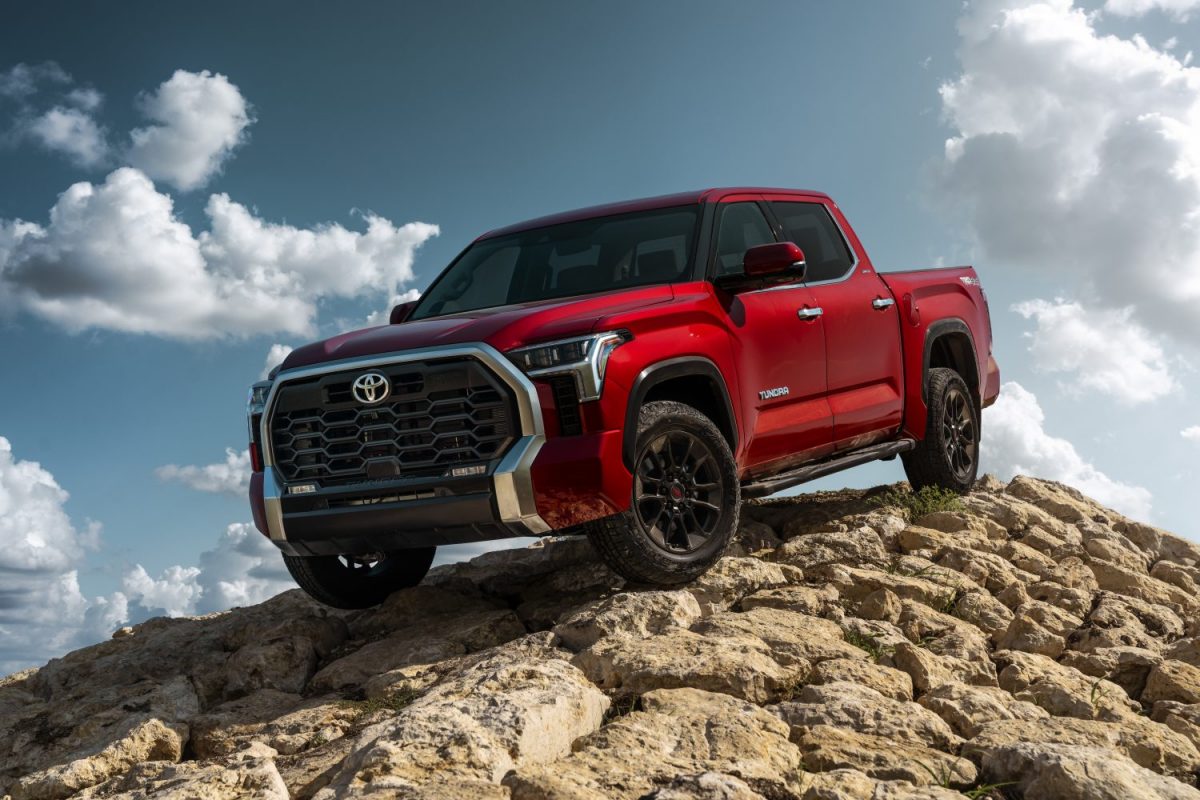 Conheça a Toyota Tundra: A gigante irmã da Hilux que o Brasil ainda não tem