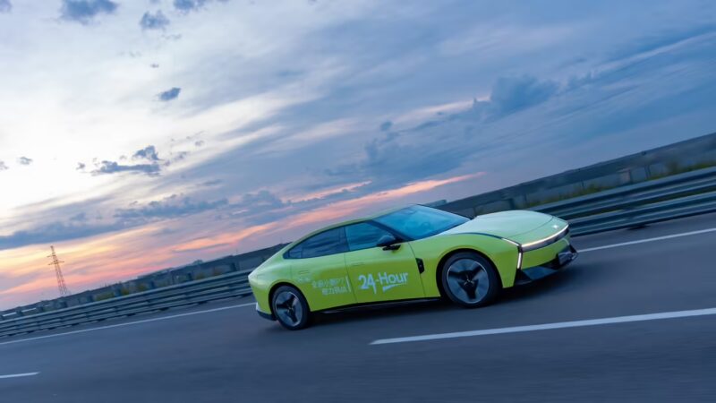 É chinês: XPeng P7 quebra recorde de resistência e entra para a história dos carros elétricos