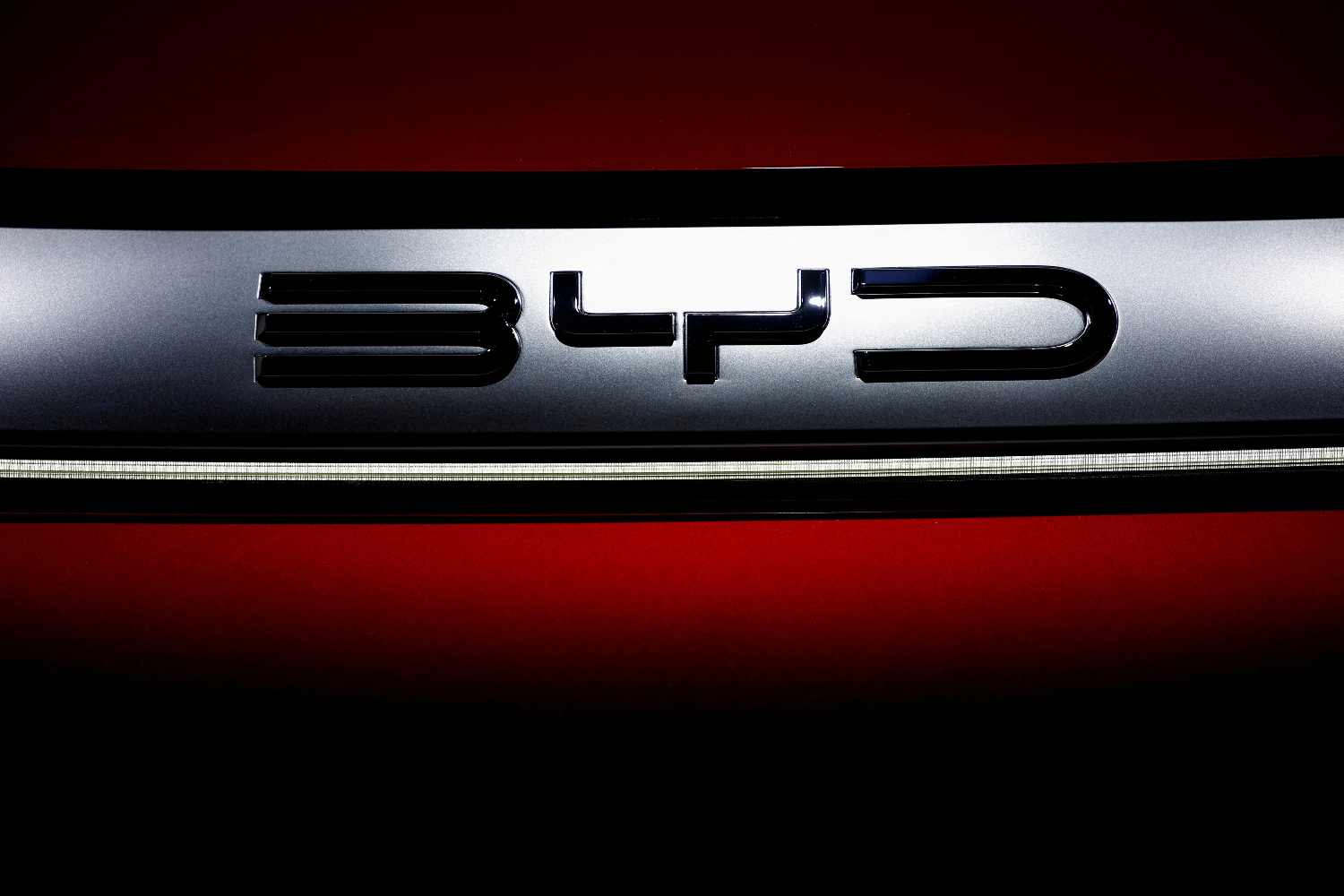 Ambição global: BYD projeta vender 1 milhão de carros no exterior em 2025