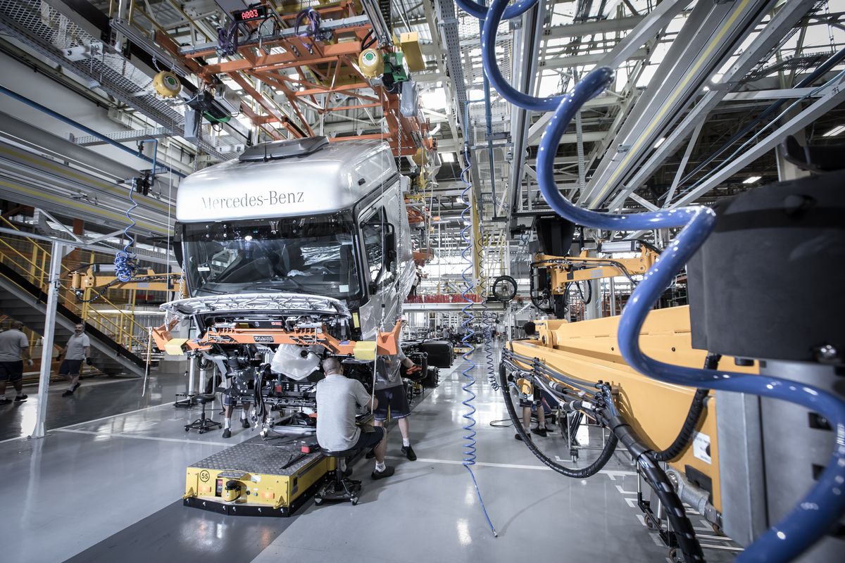 Lay-off na Mercedes-Benz atinge 500 trabalhadores