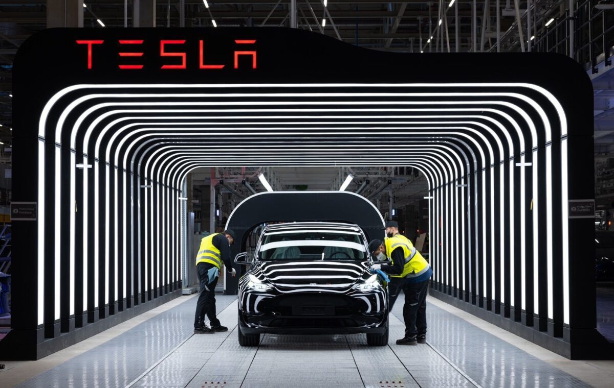 Tesla soluciona processo por morte com Piloto Automático, evitando julgamento
