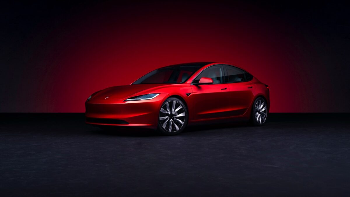 Antes tarde do que nunca: Tesla vai mudar maçanetas após prenderem motoristas e crianças; entenda