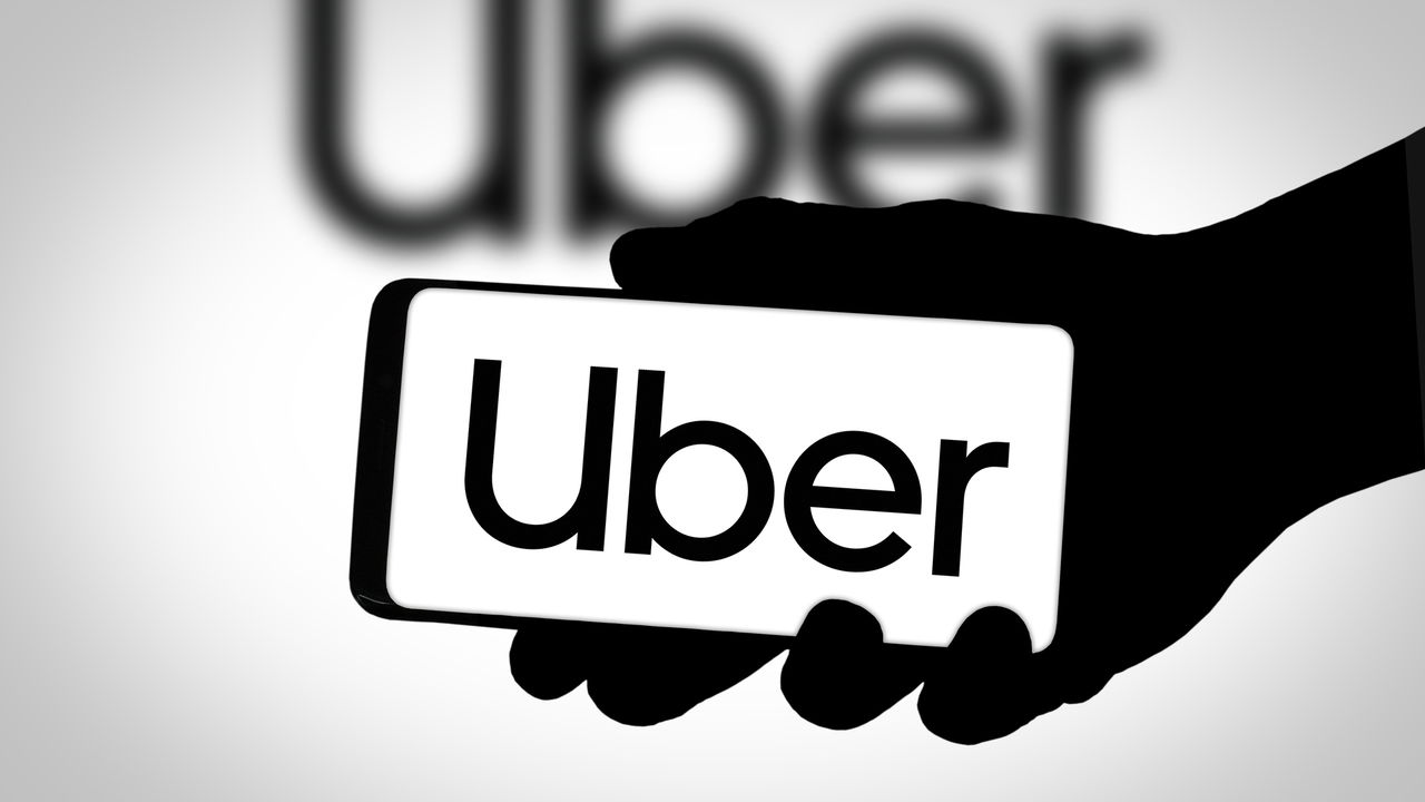 Nubank e Uber se unem para oferecer 50% de desconto e corridas grátis para clientes