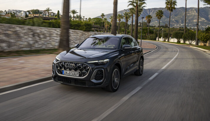 Terceira geração do Q5 chegará às revendas Audi ainda este ano