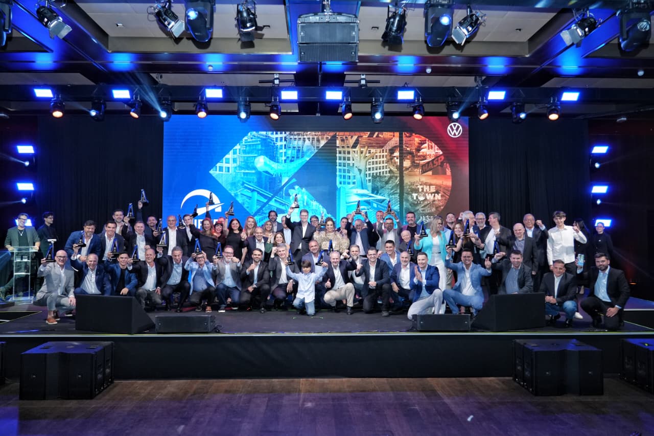 Em noite de festa, Volkswagen premia os melhores fornecedores