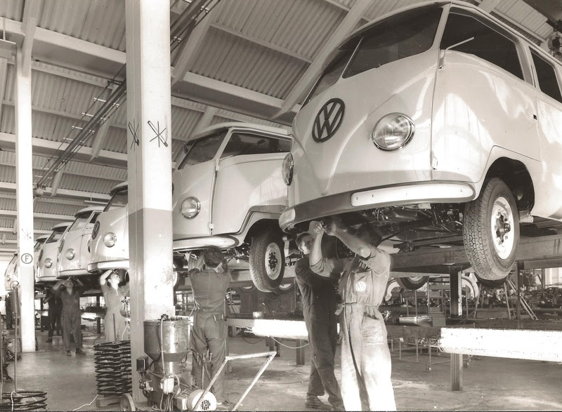 Há 68 anos, Kombi entrava em linha na VW Anchieta