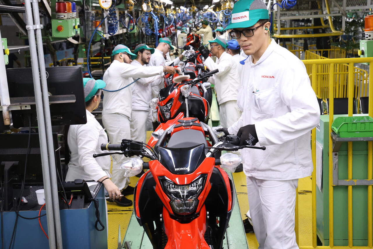 Indústria de motos abre 1,8 mil vagas e revê projeções para cima
