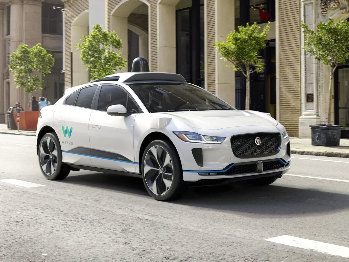 Carros autônomos do Google “congelam” e travam trânsito após apagão nos EUA