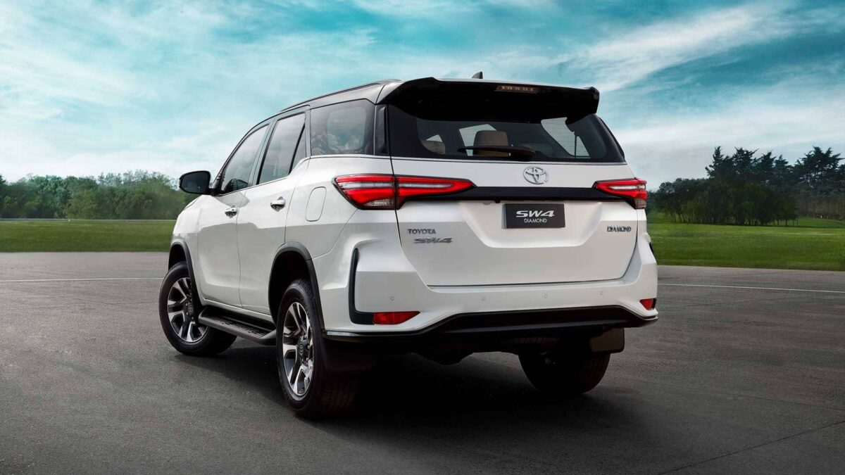 SUV da Toyota é humilhado pelo GWM Haval H9 e esquenta disputa